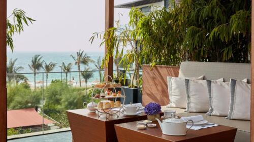 caesars-palace-bluewaters-roman-lounge-terrace